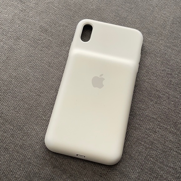 iPhone XS Max charging case